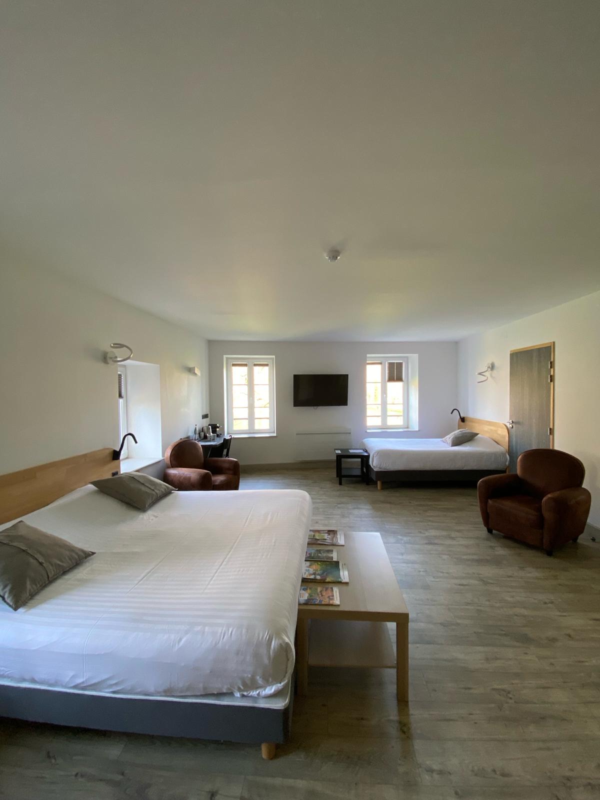 Chambre de l'hôtel 3 étoiles du Domaine de Sommedieue hôtel 3 étoiles du domaine de Sommedieue, grande chambre en Meuse