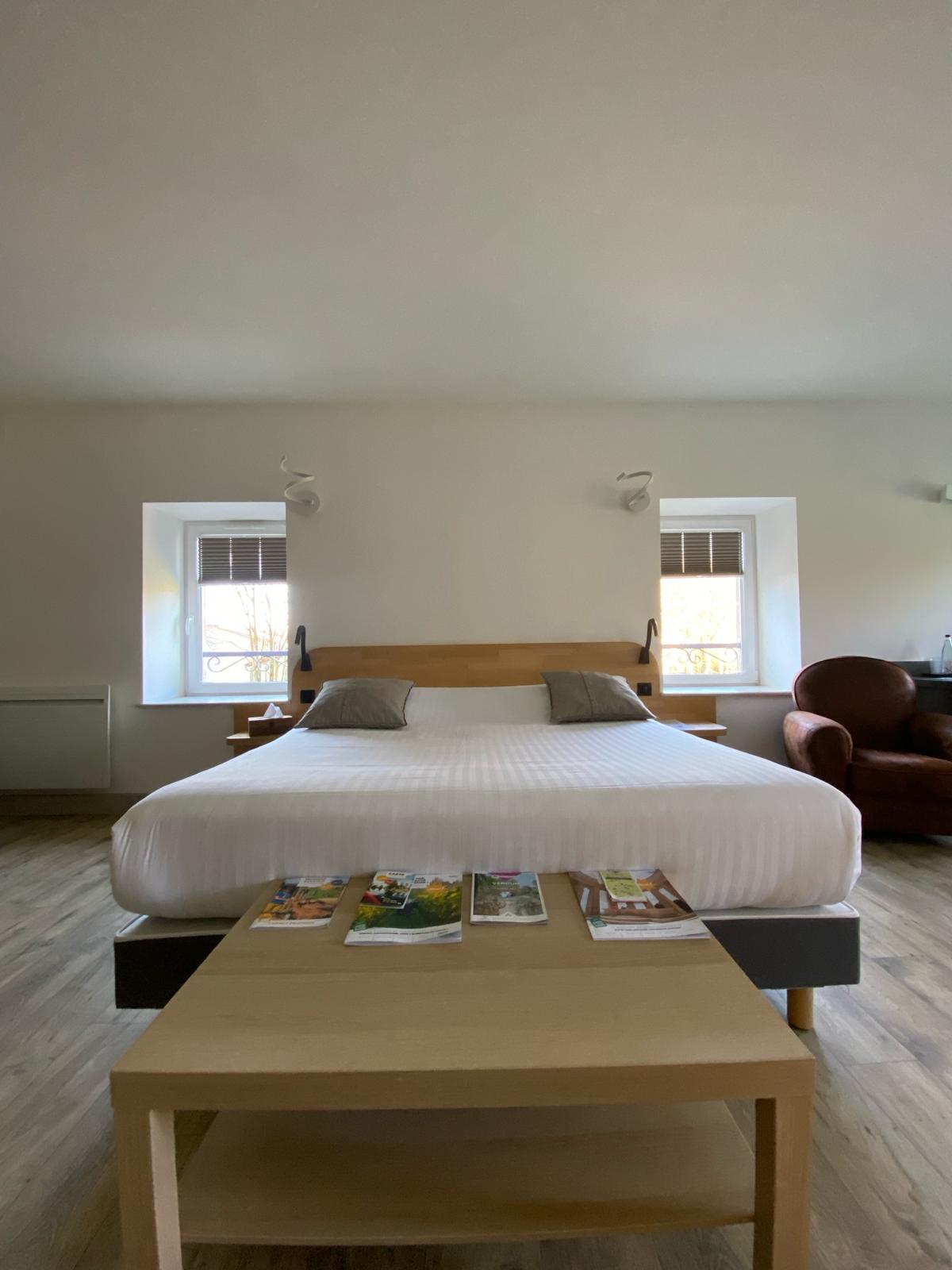 Chambre de l'hôtel 3 étoiles du Domaine de Sommedieue hôtel 3 étoiles du domaine de Sommedieue, grande chambre en Meuse